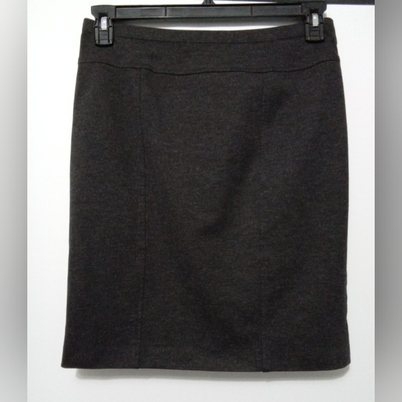 Ellen Tracy Dresses & Skirts - Ellen Tracy Dark Charcoal Grey Pencil Skirt - Women's Size Medium